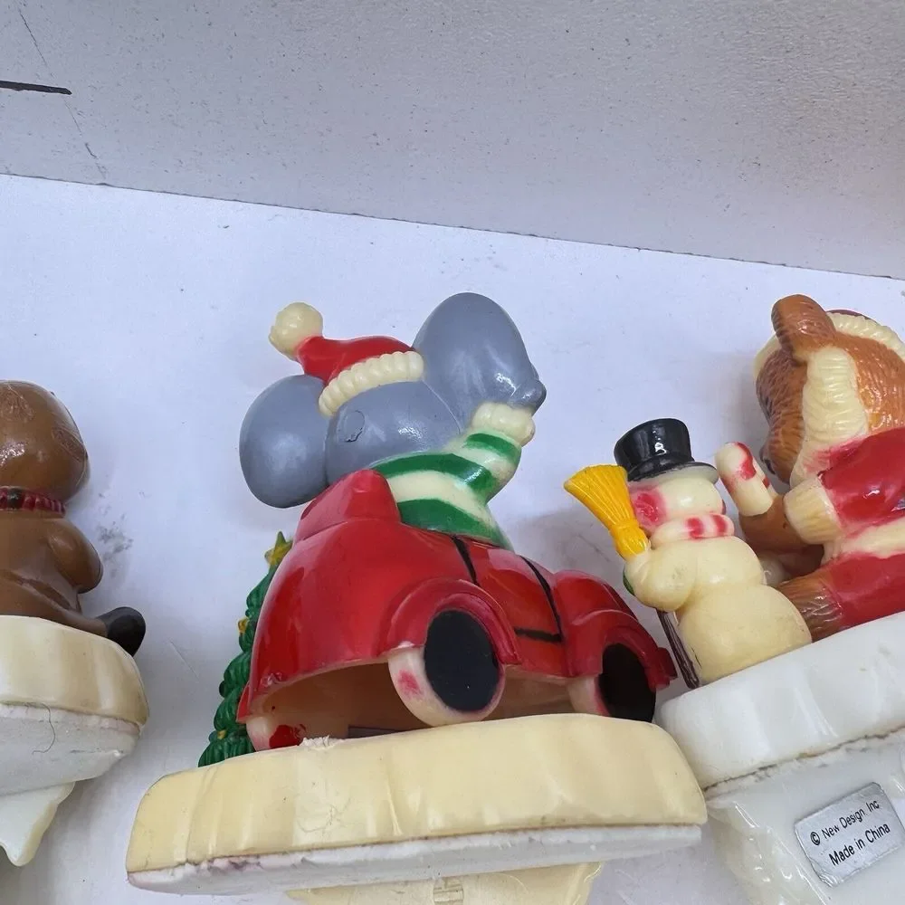 Four Plastic Resin Stocking‎ Hangers Vintage New Designs Inc Christmas Vintage